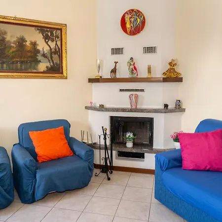 בית נופש Rosa House ורנה